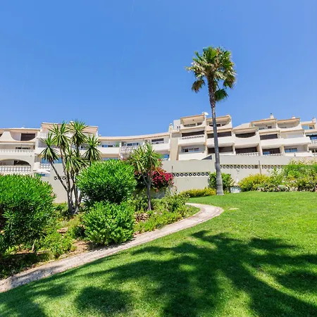 Daire Beachfront Dos Aveiros *