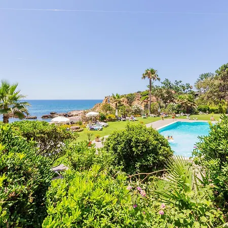 Beachfront Dos Aveiros 아파트 알부페이라