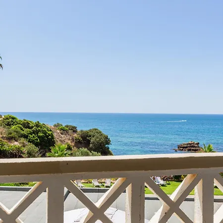 Daire Beachfront Dos Aveiros *