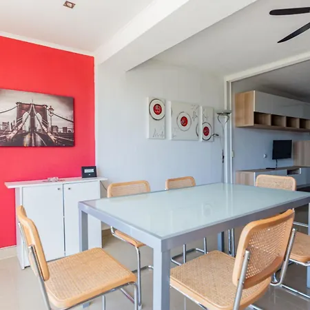 Beachfront Dos Aveiros 아파트 알부페이라