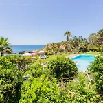 Beachfront Dos Aveiros Apartment Albufeira