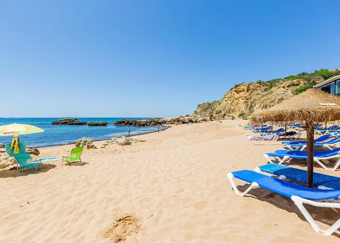 Beachfront Dos Aveiros *