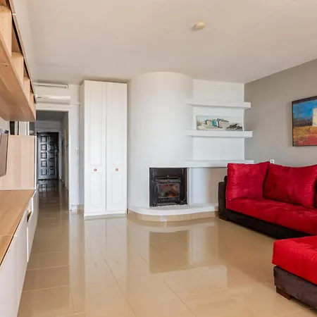 Beachfront Dos Aveiros Διαμέρισμα Αλμπουφέιρα